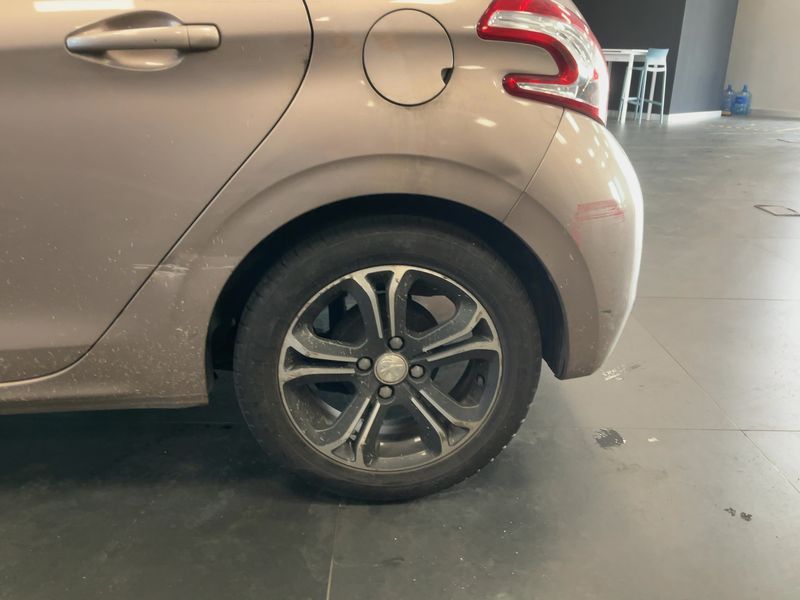 Peugeot 208 1.4 HDi Active 2014 – снимка 5