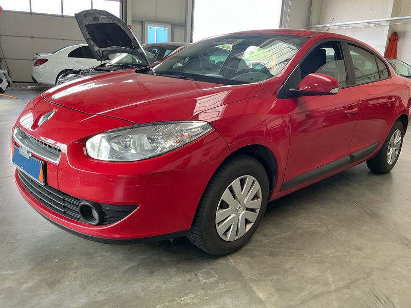 Renault Fluence 1.6 Expression 2011 – снимка 1