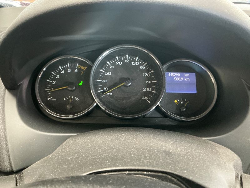 Renault Fluence 1.6 Expression 2011 – снимка 4