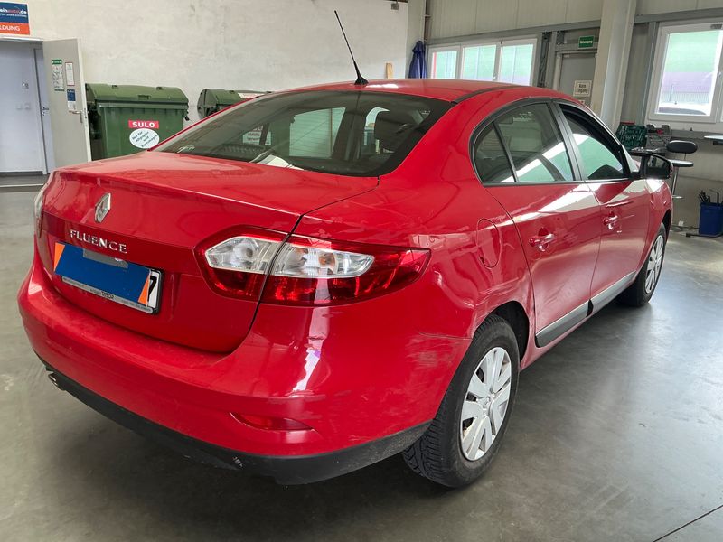 Renault Fluence 1.6 Expression 2011 – снимка 2