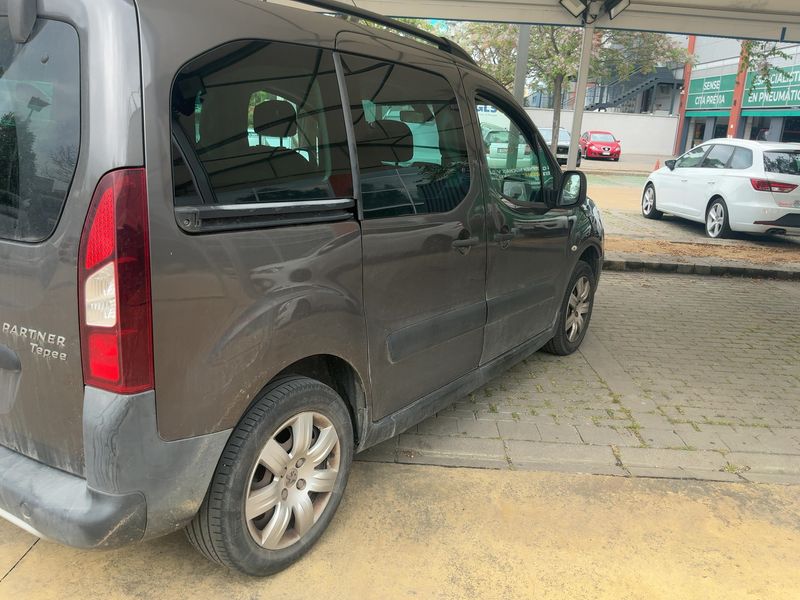 Peugeot Partner 1.6 Blue-HDi Outdoor 2017 – снимка 8
