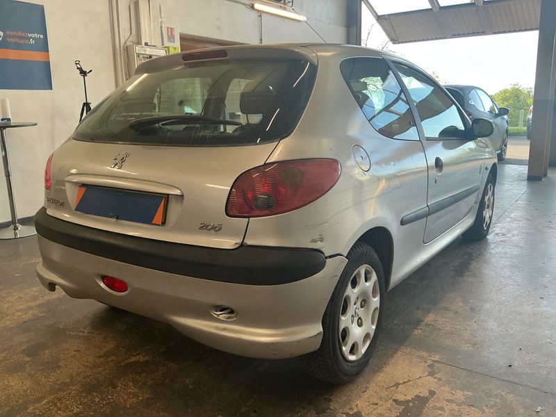 Peugeot 206 1.4 Pop Art Clim 2005 – снимка 2