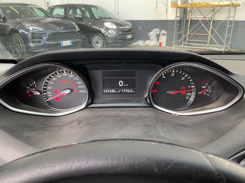 Peugeot 308 1.6 e-HDi Allure 2014 – снимка 4