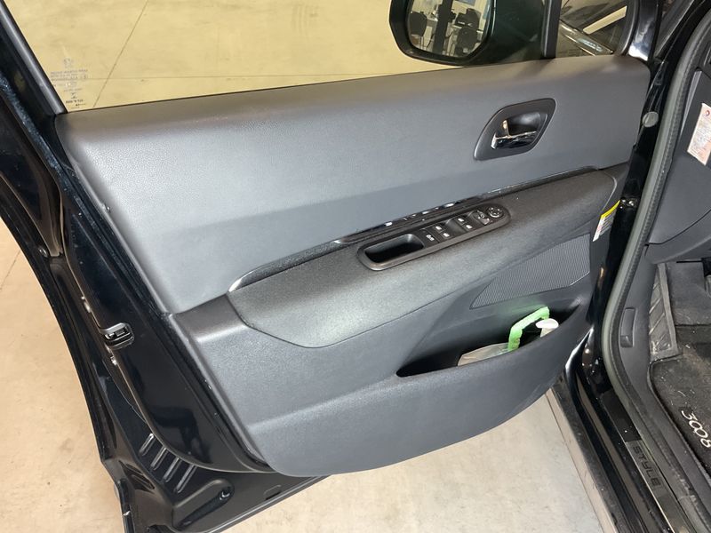 Peugeot 3008 1.6 HDi Style 2015 – снимка 24