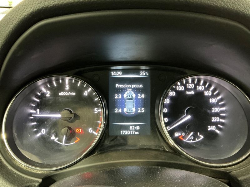 Nissan Qashqai 1.6 dCi Acenta 4x4 2015 – снимка 18