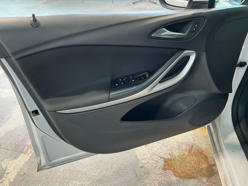 Opel Astra 1.6 CDTI DPF Business Start/Stop 2019 – снимка 27