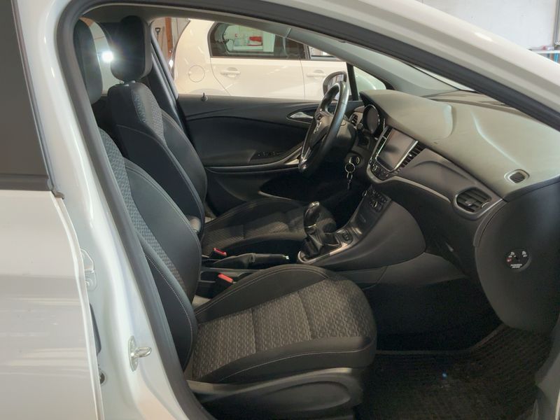 Opel Astra 1.6 CDTI DPF Business Start/Stop 2019 – снимка 16