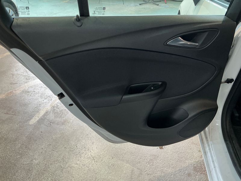 Opel Astra 1.6 CDTI DPF Business Start/Stop 2019 – снимка 26