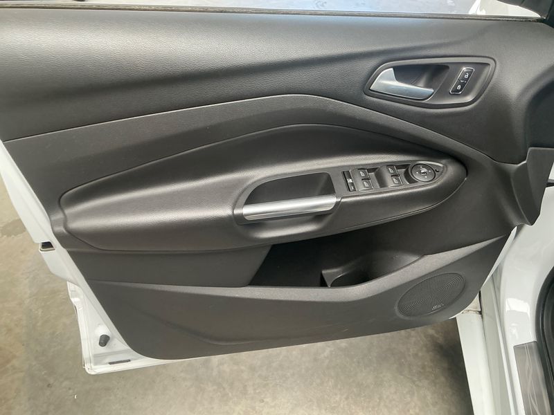 Ford Kuga 2.0 TDCi Individual 2014 – снимка 24