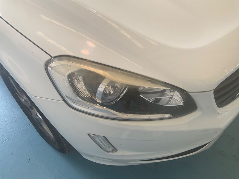 Volvo XC60 2.0 D3 Kinetic 2WD 2015 – снимка 23