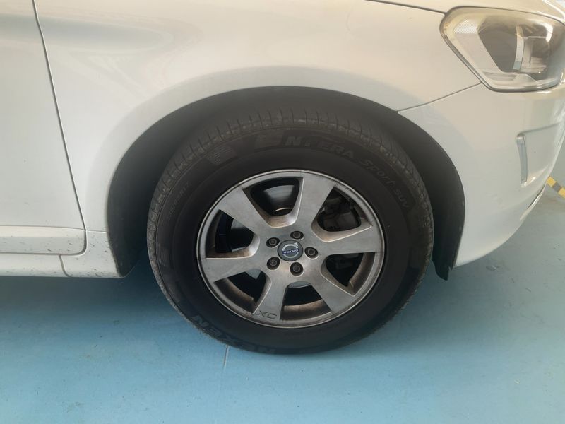 Volvo XC60 2.0 D3 Kinetic 2WD 2015 – снимка 11