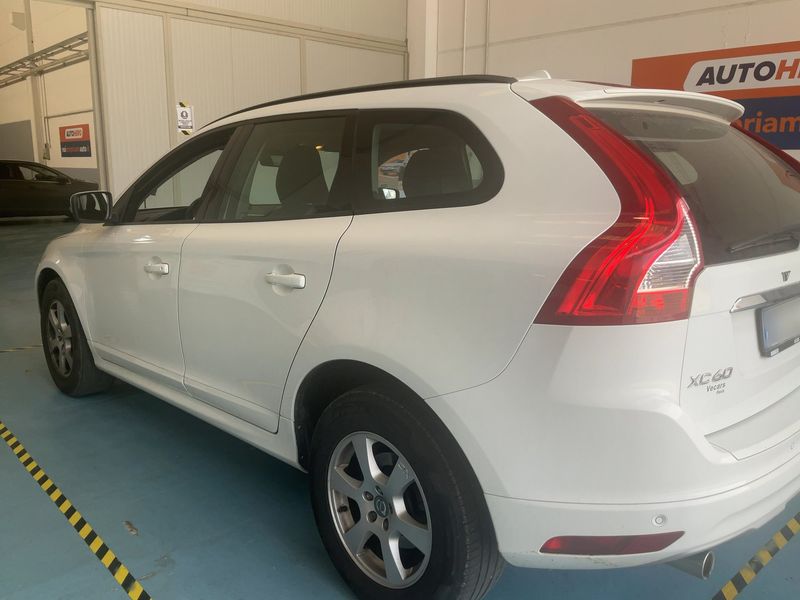 Volvo XC60 2.0 D3 Kinetic 2WD 2015 – снимка 6