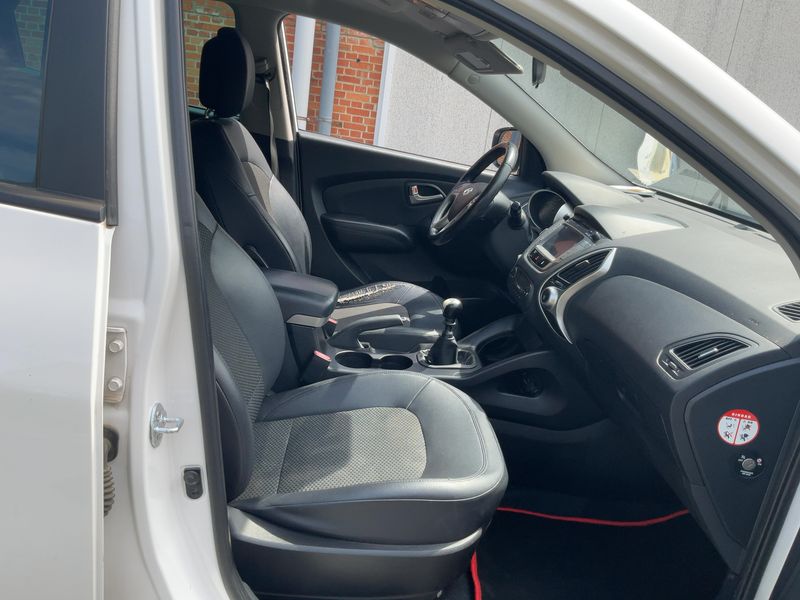 Hyundai ix35 1.7 CRDi Classic 2WD 2013 – снимка 17