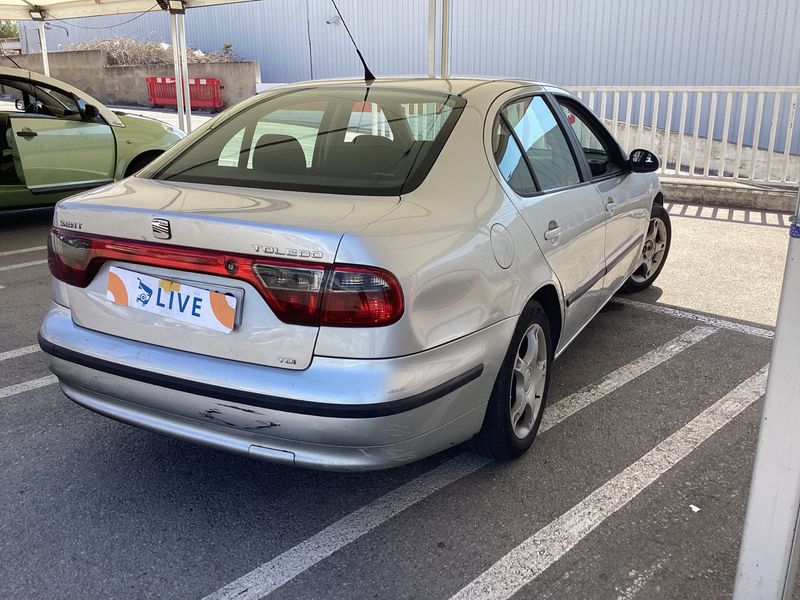 Seat Toledo 1.9 TDI TOLEDO SPORT 2003 – снимка 2