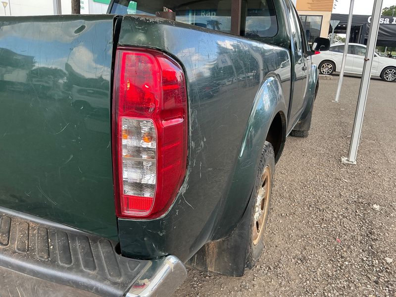 Nissan Navara Pick-up 2.5 dCi Double Cab XE 4x4 2007 – снимка 40
