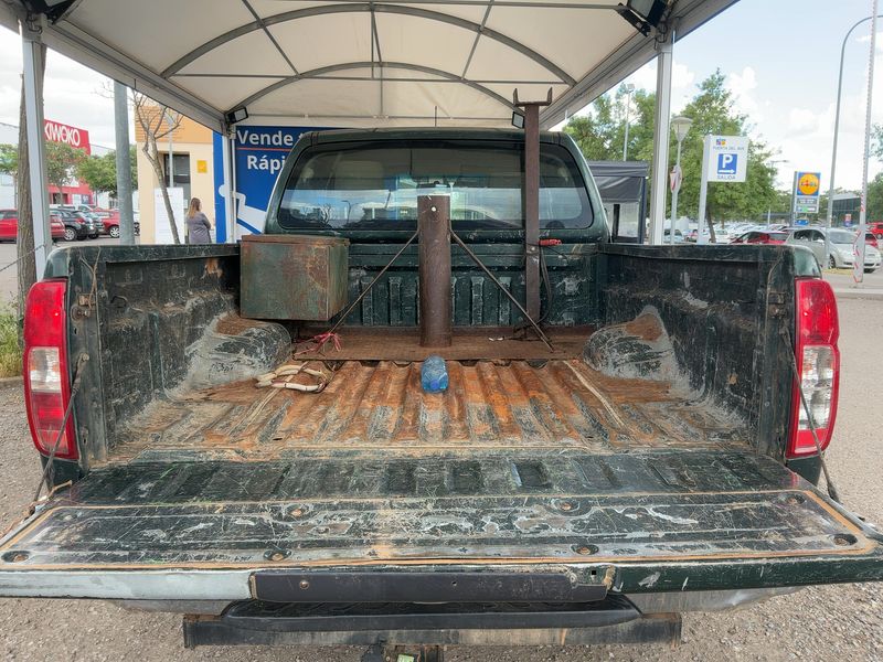 Nissan Navara Pick-up 2.5 dCi Double Cab XE 4x4 2007 – снимка 15