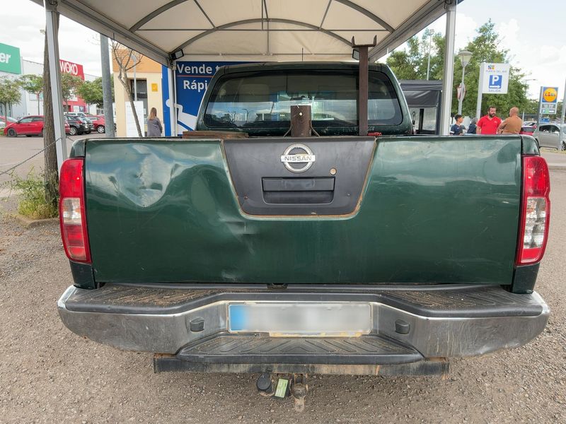 Nissan Navara Pick-up 2.5 dCi Double Cab XE 4x4 2007 – снимка 7