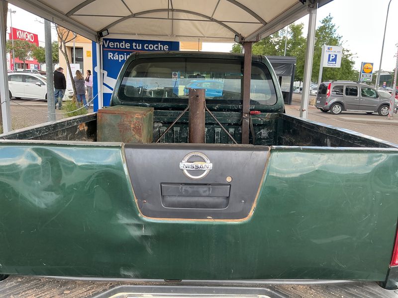 Nissan Navara Pick-up 2.5 dCi Double Cab XE 4x4 2007 – снимка 41