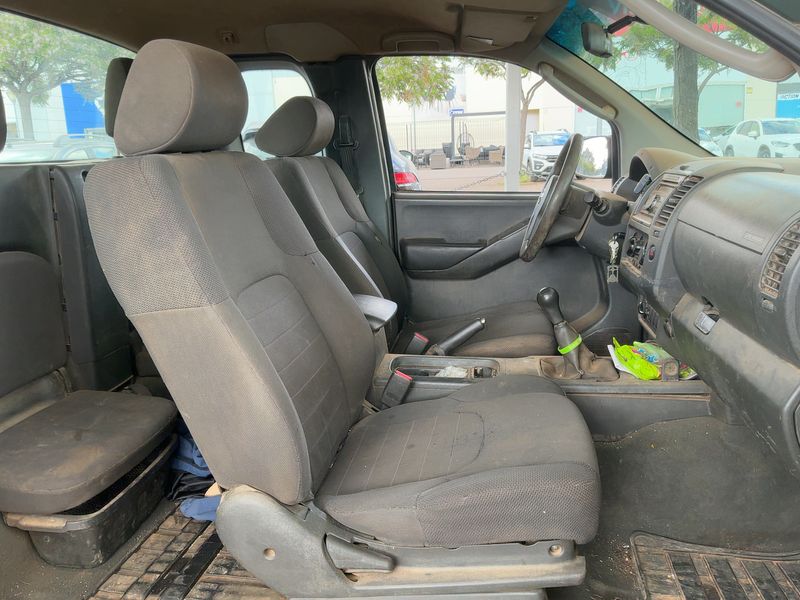Nissan Navara Pick-up 2.5 dCi Double Cab XE 4x4 2007 – снимка 16