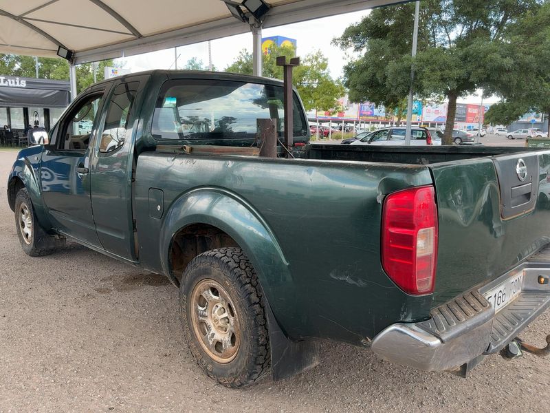 Nissan Navara Pick-up 2.5 dCi Double Cab XE 4x4 2007 – снимка 6
