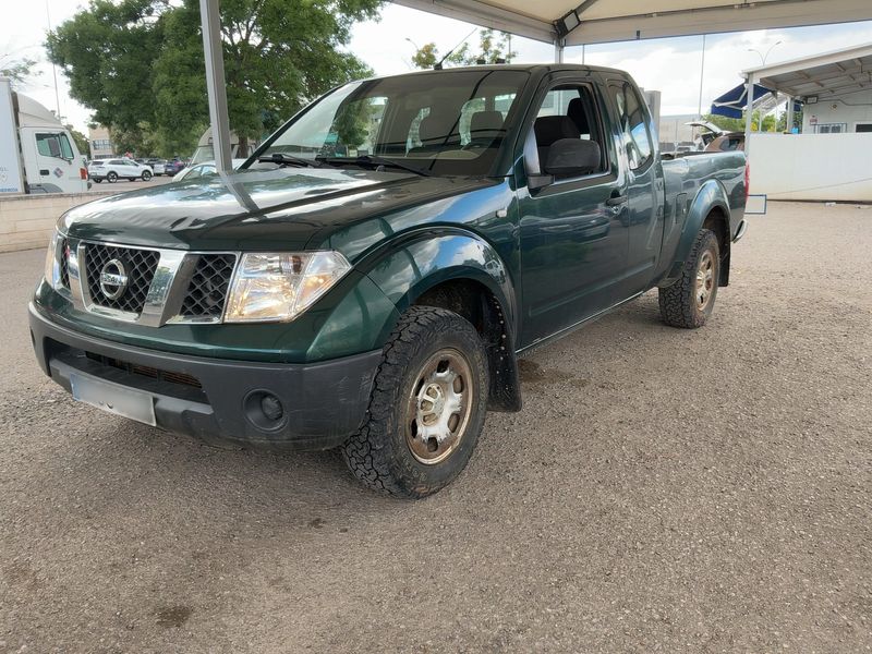 Nissan Navara Pick-up 2.5 dCi Double Cab XE 4x4 2007 – снимка 2