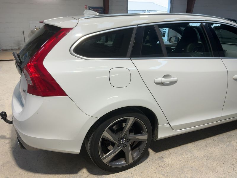 Volvo V60 2.0 D3 R-Design 2016 – снимка 8