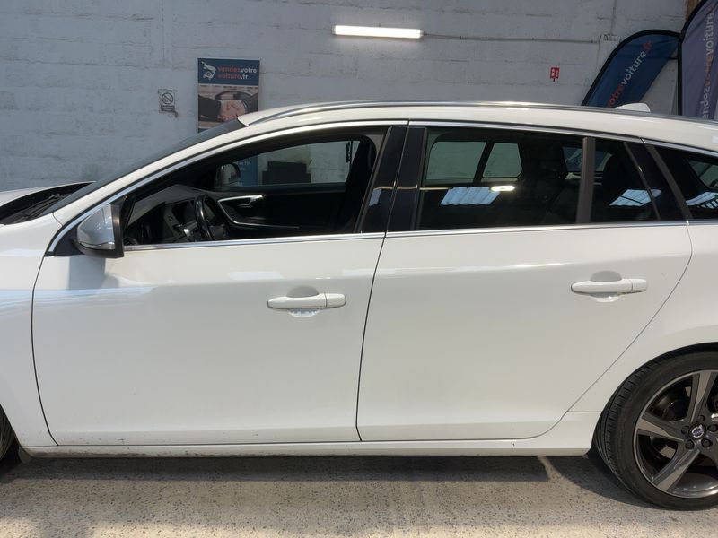 Volvo V60 2.0 D3 R-Design 2016 – снимка 4