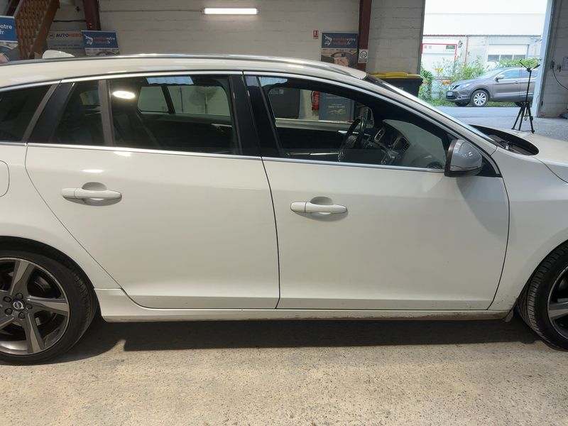 Volvo V60 2.0 D3 R-Design 2016 – снимка 10
