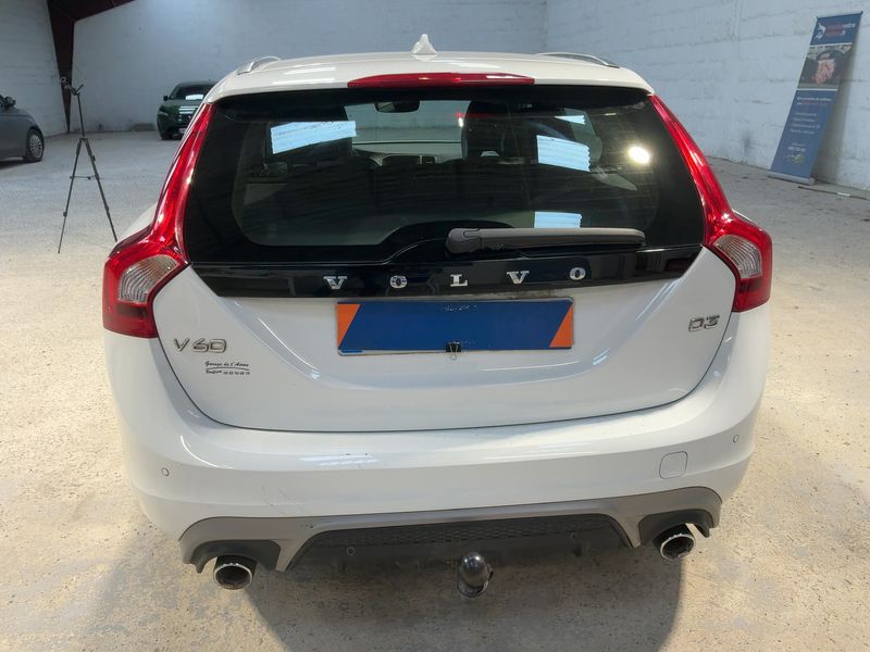Volvo V60 2.0 D3 R-Design 2016 – снимка 7