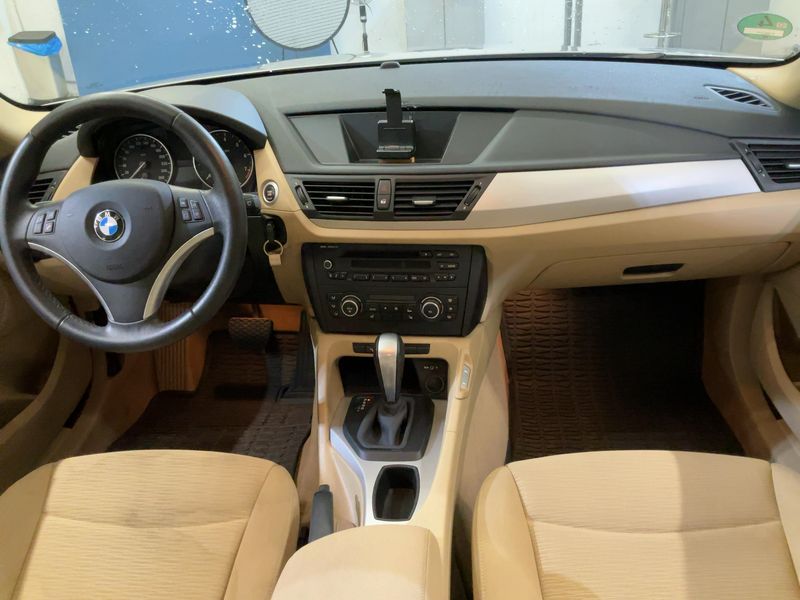BMW X1 xDrive 25i 2010 – снимка 17