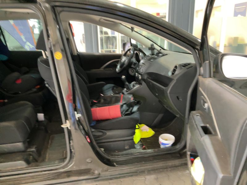 Mazda 5 2.0 Center-Line 2011 – снимка 16