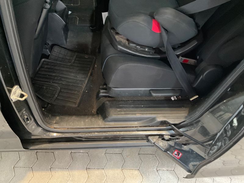 Mazda 5 2.0 Center-Line 2011 – снимка 32