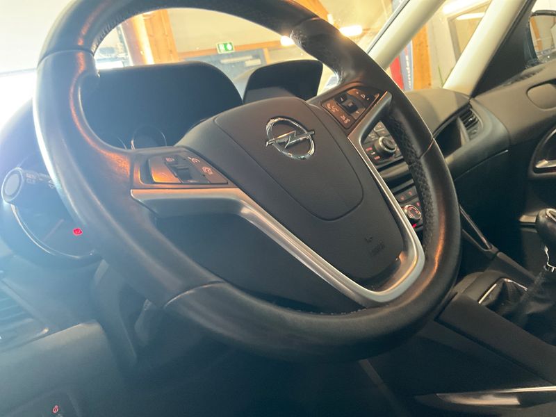 Opel Zafira Tourer 1.6 CDTI DPF Cosmo 2016 – снимка 24