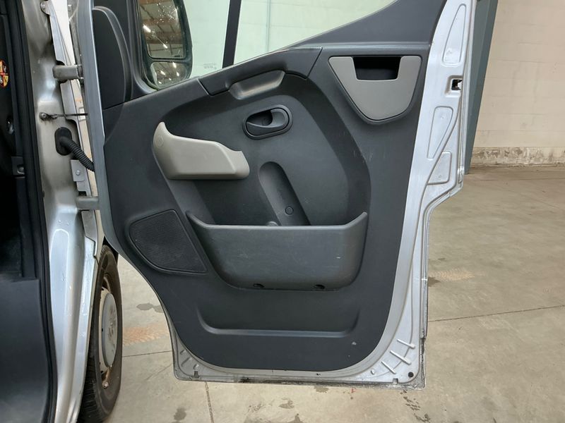 Opel Movano 2.3 CDTI Biturbo HKa L2H2 3,5t 2015 – снимка 32