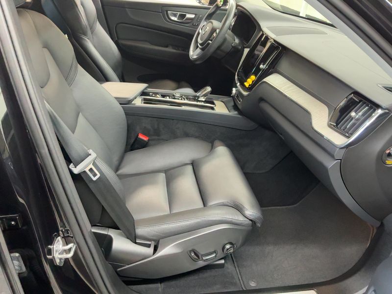 Volvo XC60 2.0 B5 Diesel Mild-Hybrid Inscription AWD 2021 – снимка 17