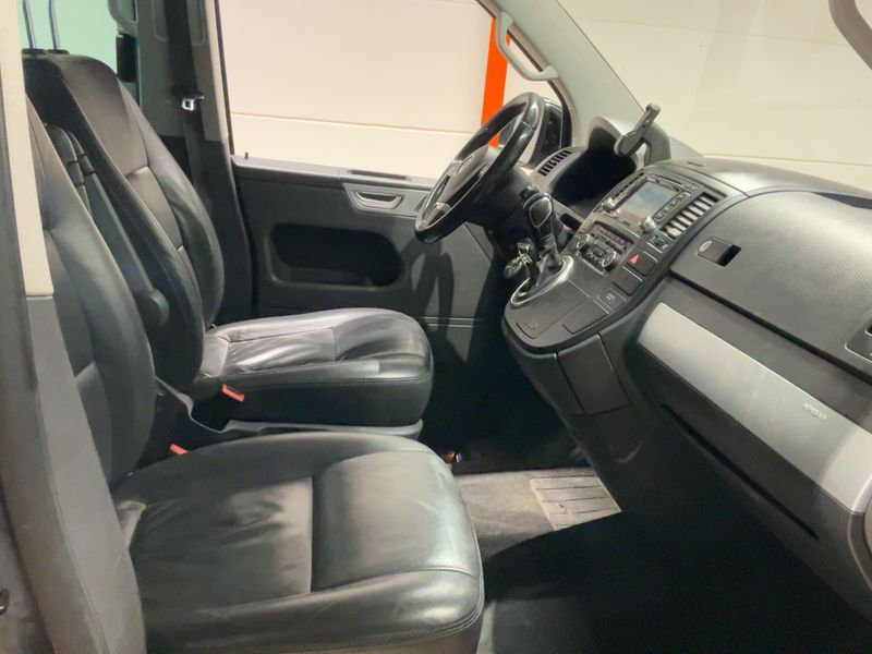 Volkswagen T5 Multivan 2.0 TDI Highline 4Motion 2013 – снимка 16