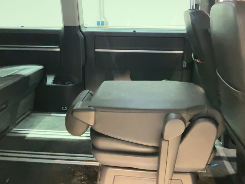 Volkswagen T5 Multivan 2.0 TDI Highline 4Motion 2013 – снимка 19