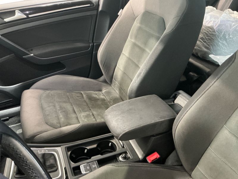 Volkswagen Golf VII 2.0 TDI Highline BlueMotion Tech 2019 – снимка 31