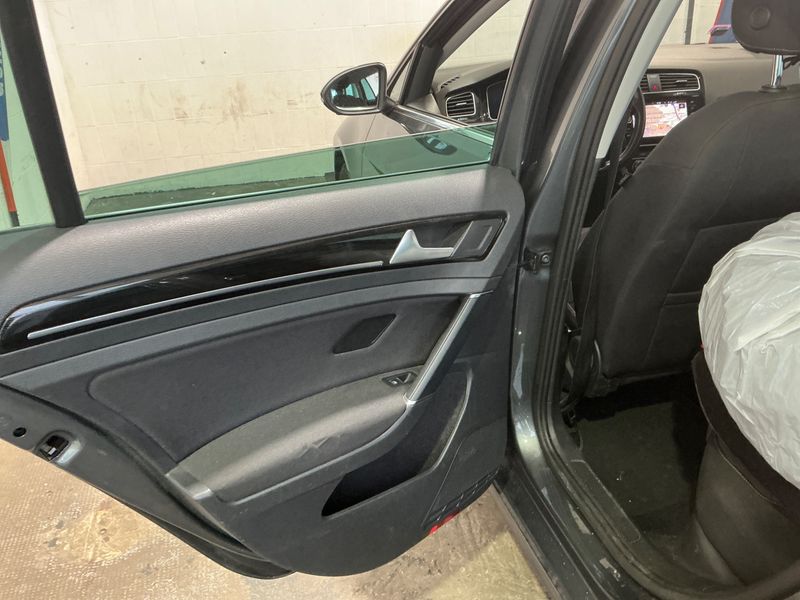 Volkswagen Golf VII 2.0 TDI Highline BlueMotion Tech 2019 – снимка 29