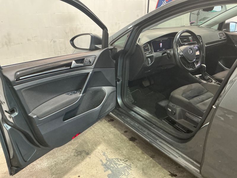 Volkswagen Golf VII 2.0 TDI Highline BlueMotion Tech 2019 – снимка 26