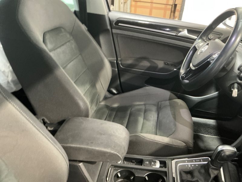Volkswagen Golf VII 2.0 TDI Highline BlueMotion Tech 2019 – снимка 28