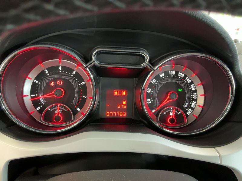 Opel Adam 1.4 Glam 2013 – снимка 19