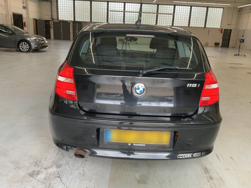 BMW 1er 118i 2009 – снимка 7