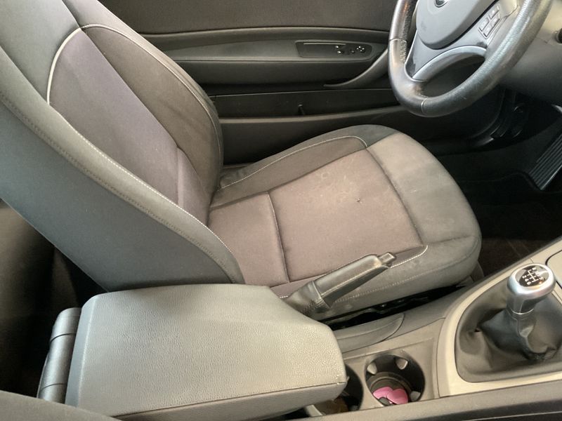 BMW 1er 118i 2009 – снимка 23