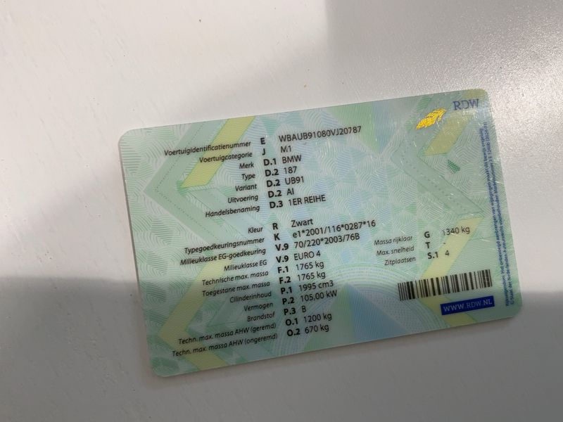 BMW 1er 118i 2009 – снимка 20