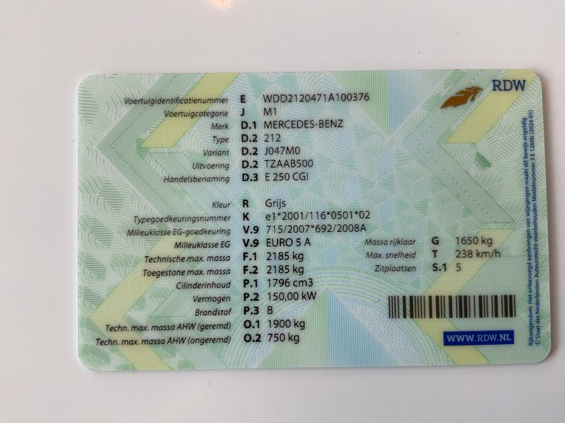 Mercedes-Benz E-Klasse E 250 CGI BlueEfficiency Elegance 2009 – снимка 20