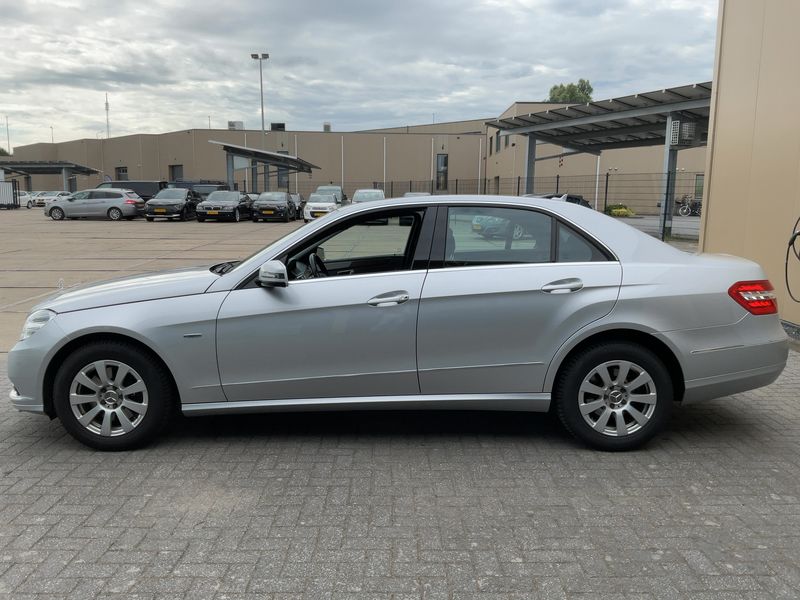 Mercedes-Benz E-Klasse E 250 CGI BlueEfficiency Elegance 2009 – снимка 4