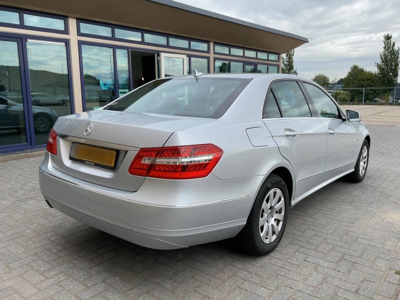 Mercedes-Benz E-Klasse E 250 CGI BlueEfficiency Elegance 2009 – снимка 8