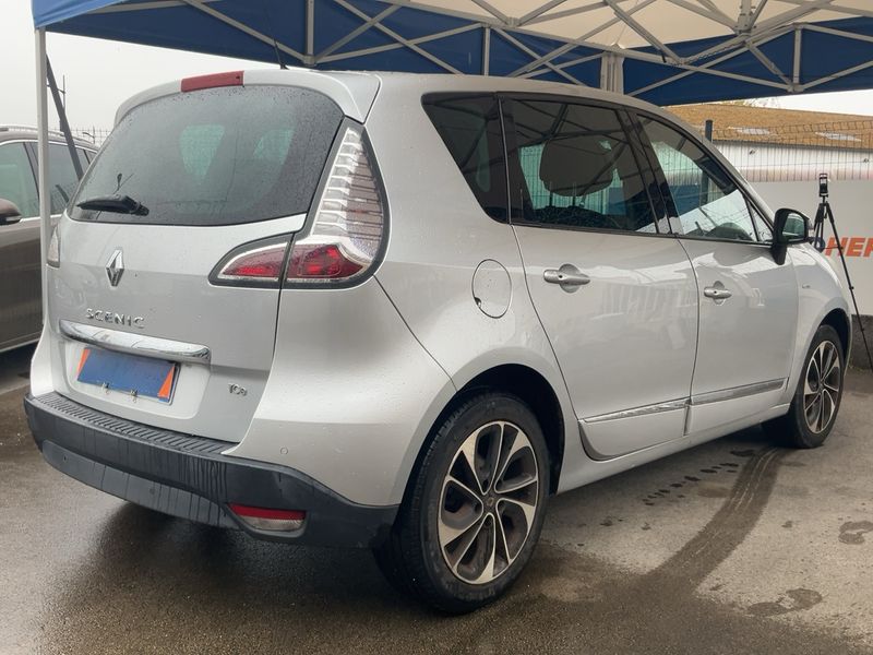 Renault Scenic 1.2 TCe Energy BOSE Edition 2016 – снимка 8