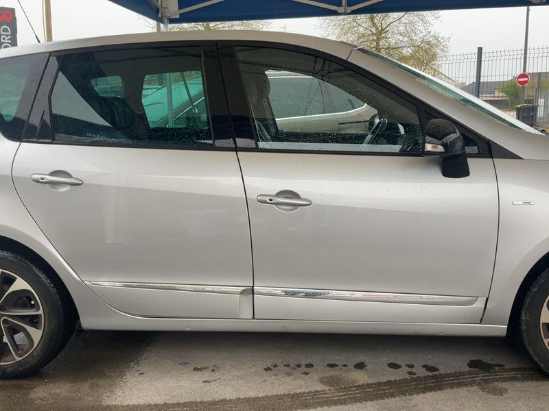 Renault Scenic 1.2 TCe Energy BOSE Edition 2016 – снимка 10